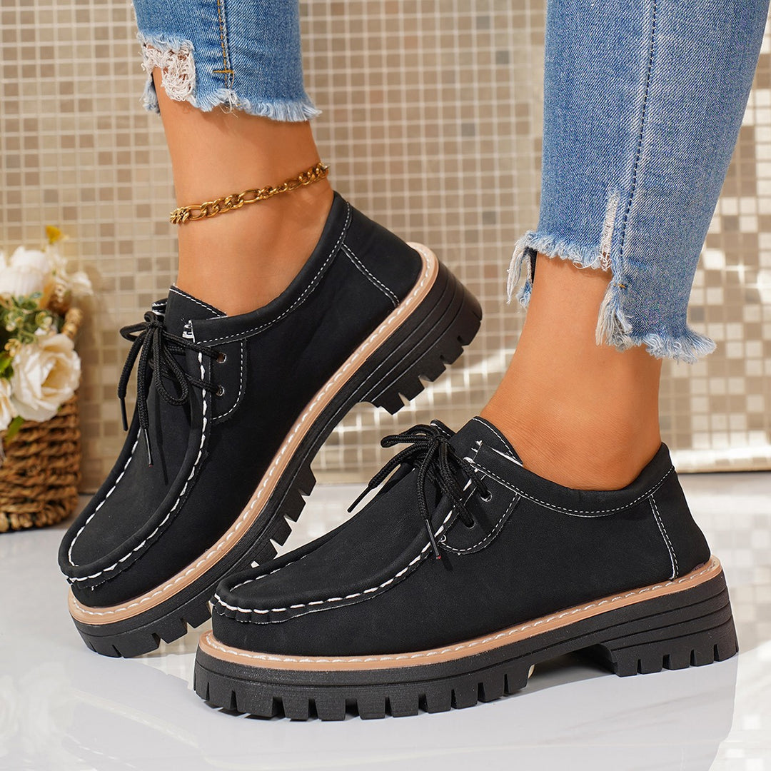 Women Robust Lace-Up Moccasin with Profiled Rubber Sole and Contrast Stitch Mune Fashion