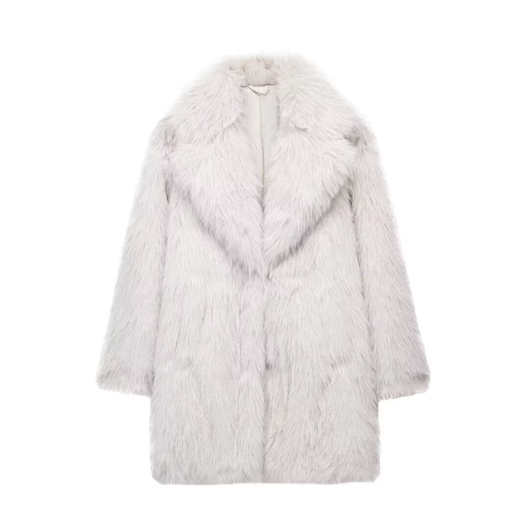 Ladies' short faux fur coat with oversized shawl collar and soft lining Mune Fashion