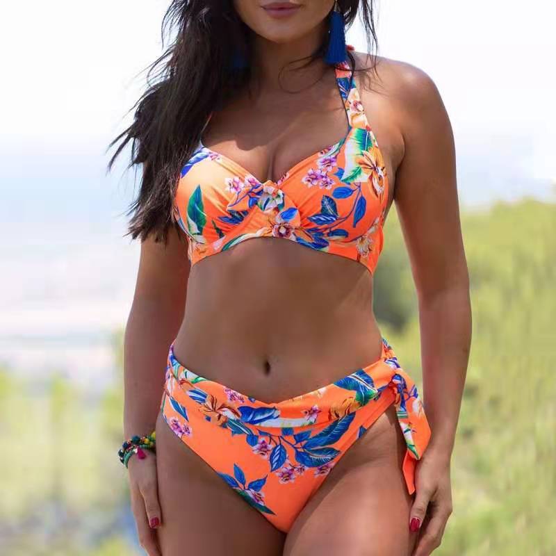 Women's bikini set with sporty top and adjustable bottom Mune Fashion