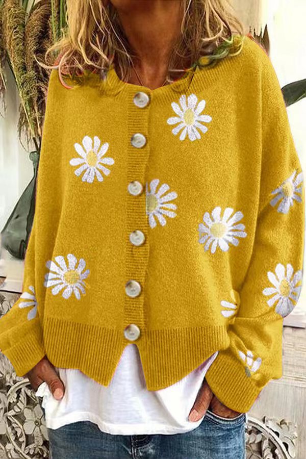Women's Oversize Knit Cardigan with Flower Appliqué, Mother-of-Pearl Buttons and Wave Hem Mune Fashion