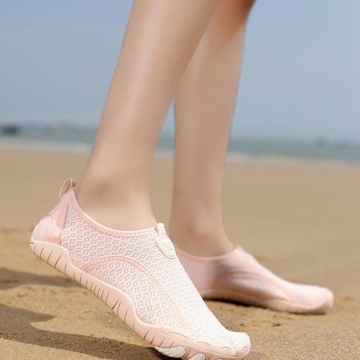 Women's lightweight and flexible water shoes with breathable knitted upper material and non-slip tread sole Mune Fashion