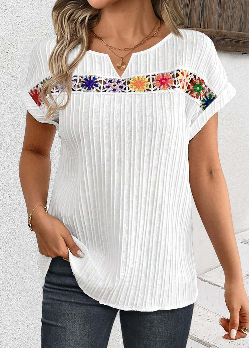Women's cropped ribbed top with lace trim and V-slit Mune Fashion