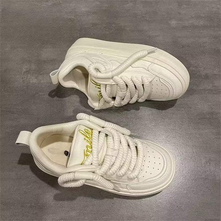 Women’s fashionable sneakers with ultra-light sole from Mune Fashion