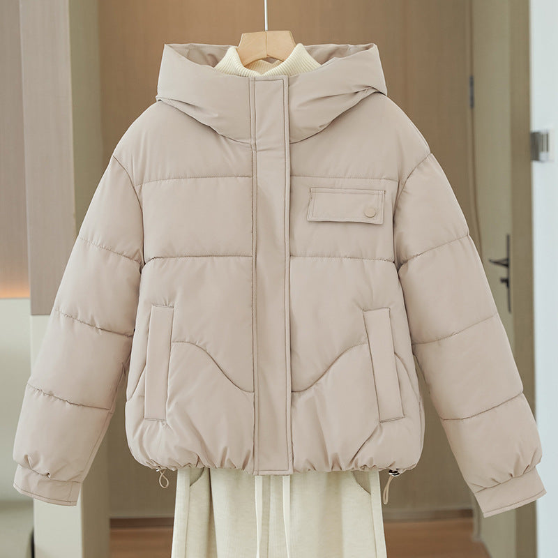 Women's short padded hooded jacket with concealed front placket, chest patch pocket and adjustable drawstring hem Mune Fashion