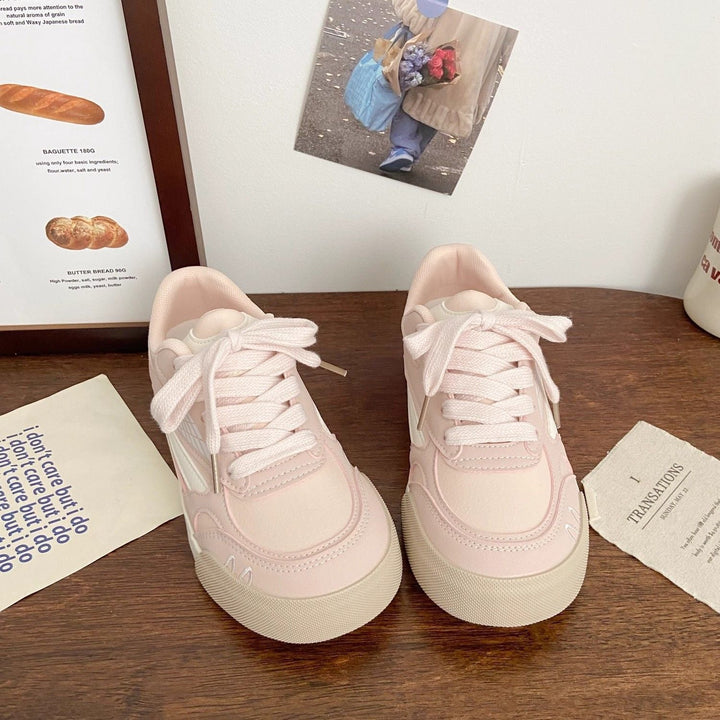 Women’s Modern Casual Sneaker with Padded Sole and Breathable Upper Material Mune Fashion