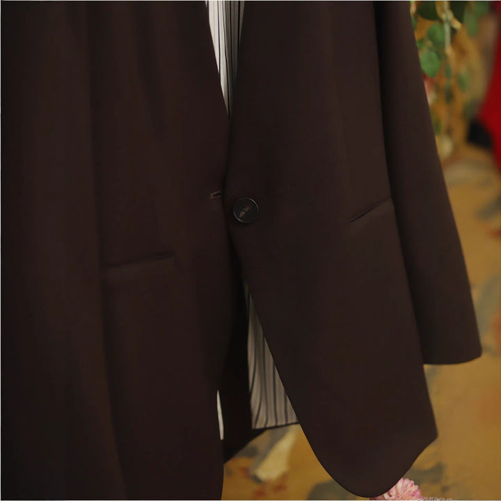 Ladies Elegant Blazer Set with Stylish Cut Mune Fashion