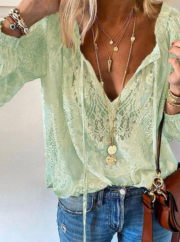 Ladies Elegant and Feminine Blouse with V-Neck and Lace Accents Mune