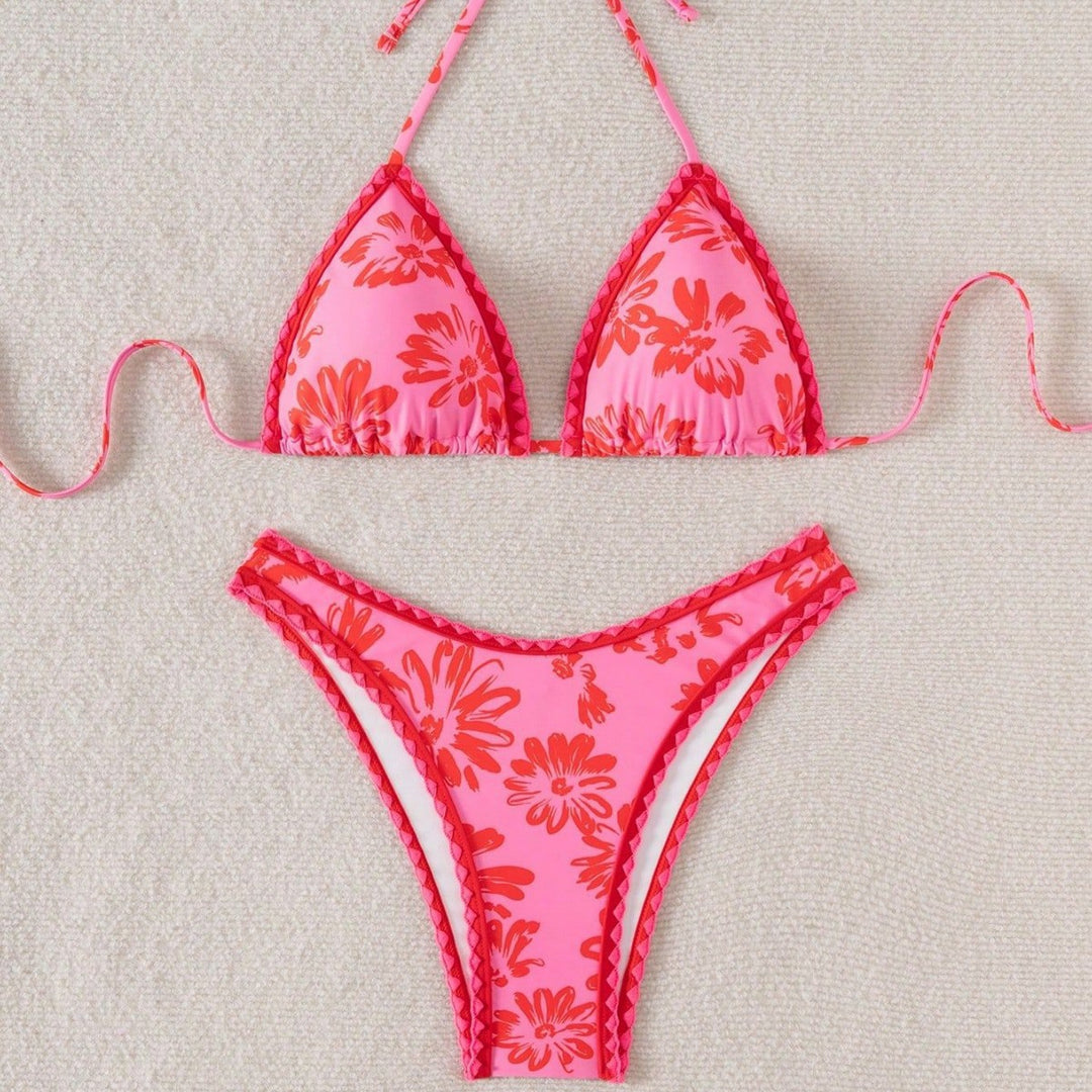 Women Triangle Bikini with Playful Floral Pattern Mune Fashion