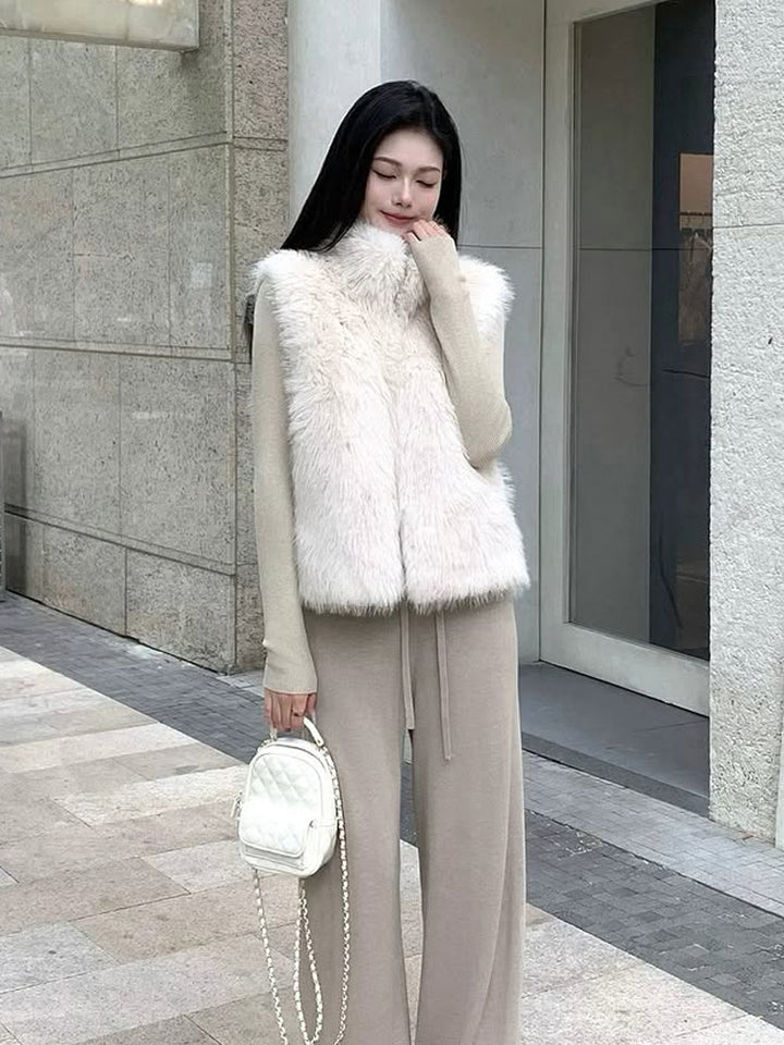 Women's Sleeveless Faux Fur Vest with Stand-Up Collar and Full-Zip Mune Fashion
