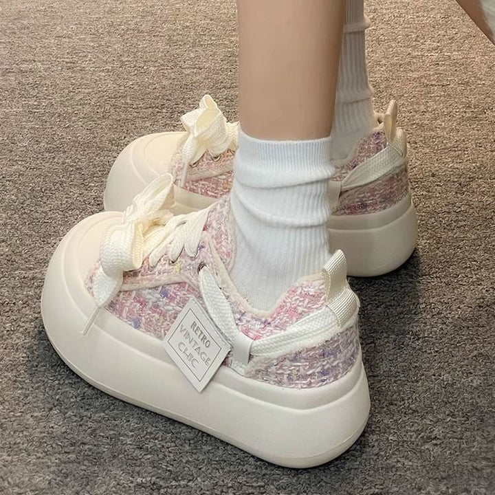 Women Retro-Inspired Sneakers with Breathable Upper Material and Fashionable Design Mune Fashion