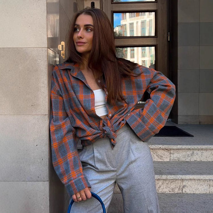 Women's Checkered Oversized Flannel Shirt Blouse with Snap Button Placket and Shirt Collar Mune Fashion