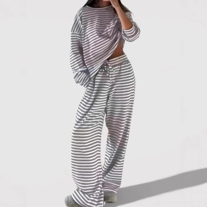 Ladies Comfortable Striped Lounge Set