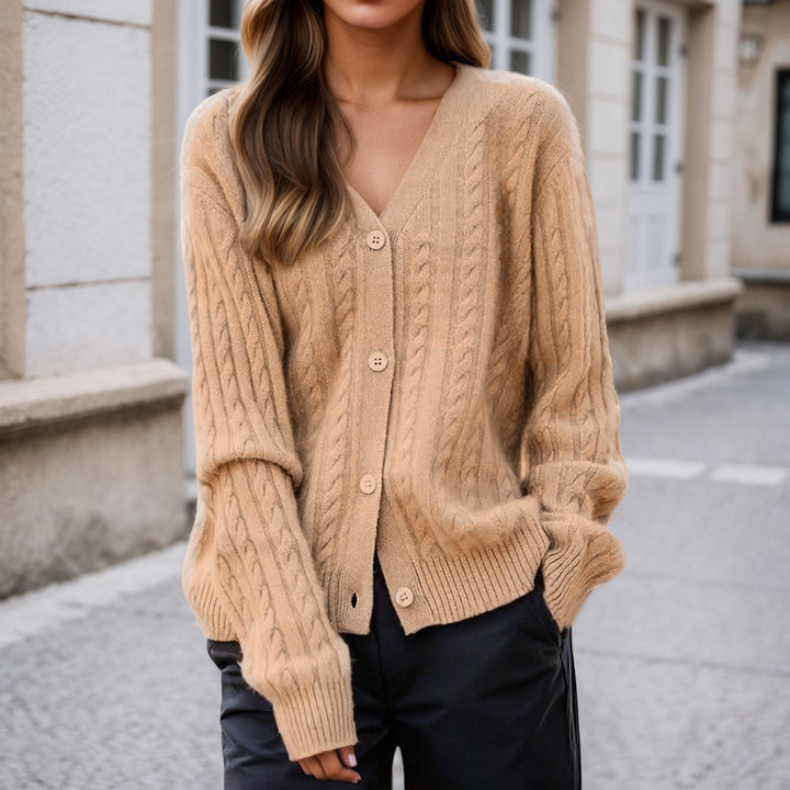 Ladies' cable knit cardigan with V-neck, oversized fit and button placket Mune Fashion