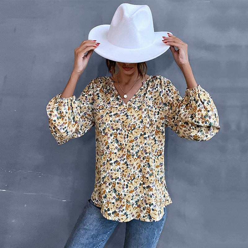 Women Lightweight V-Neck Flower Blouse with Balloon Sleeves Mune Fashion