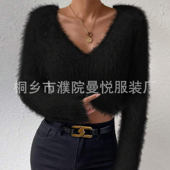 Women's Fluffy Crop Sweater with V-Neck and Eyelash Structure Mune Fashion