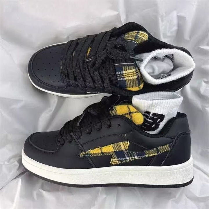 Women's sporty sneakers with checked detail and reinforced sole Mune Fashion
