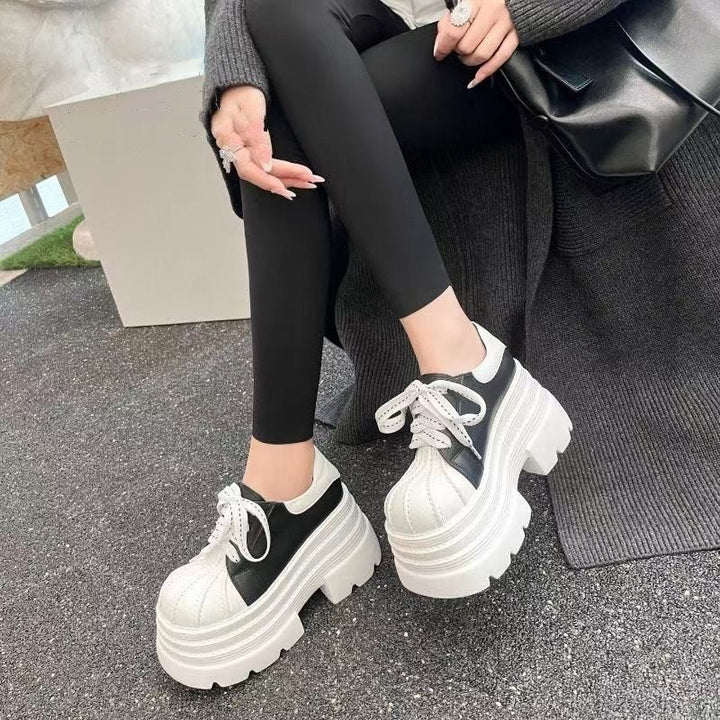Ladies Fashionable Chunky Sneakers with Robust Platform Sole Mune Fashion