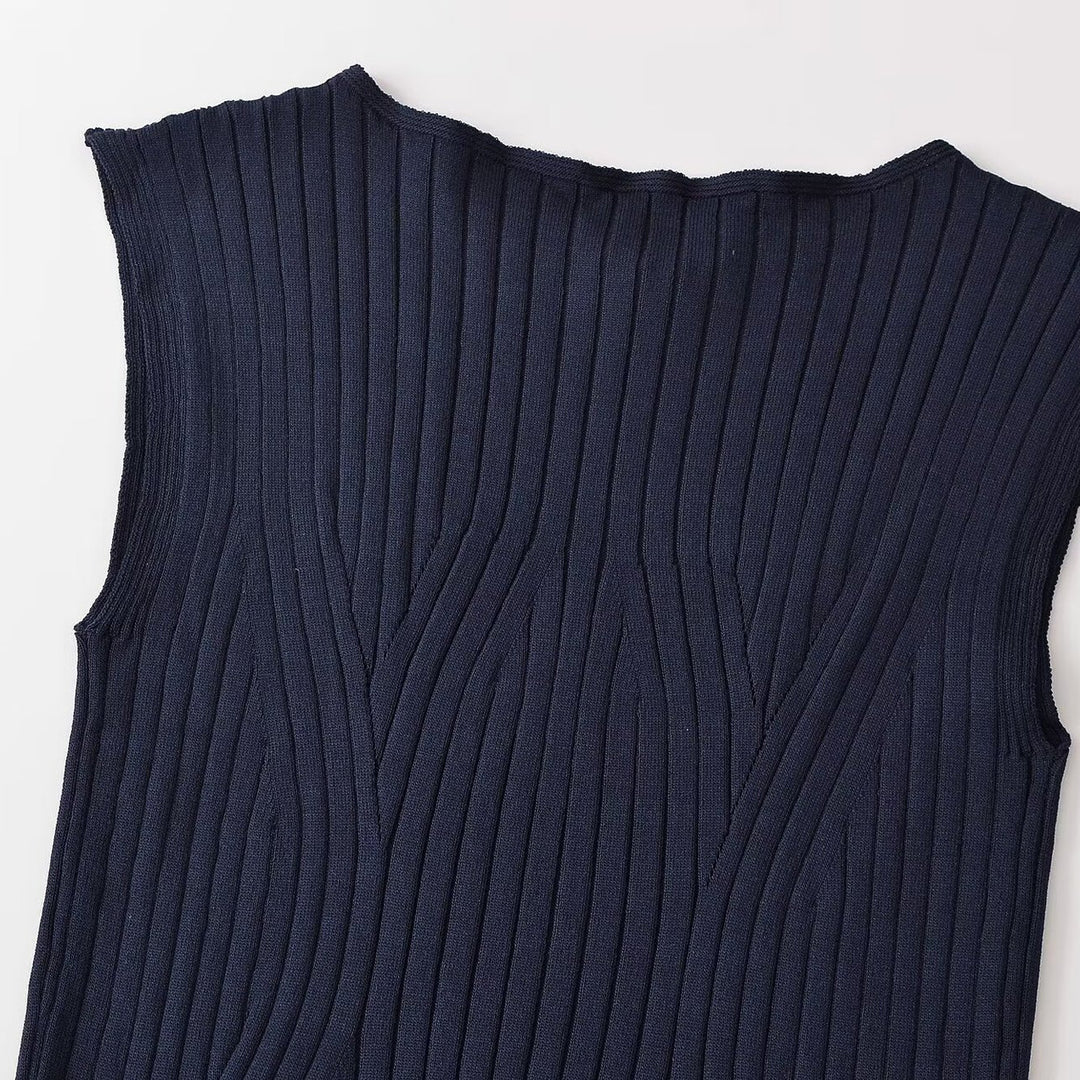 Women Fitted Sleeveless Ribbed Top with Wide Round Neckline and Textured Stitching