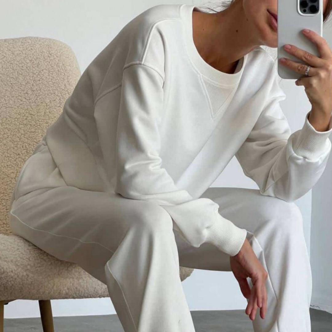 Ladies nan Cropped Sweater Set with V seam detail and high waist Jogging pants Mune Fashion