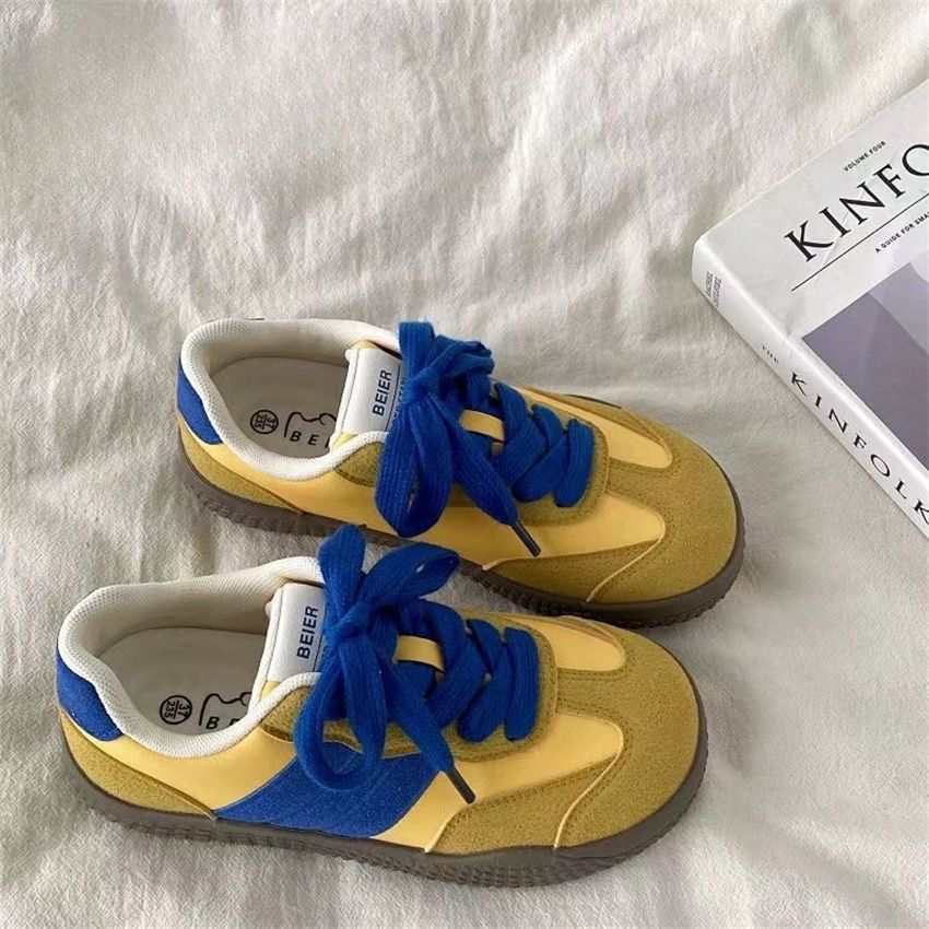 Ladies sporty sneakers with ergonomic lacing and non-slip sole Mune Fashion