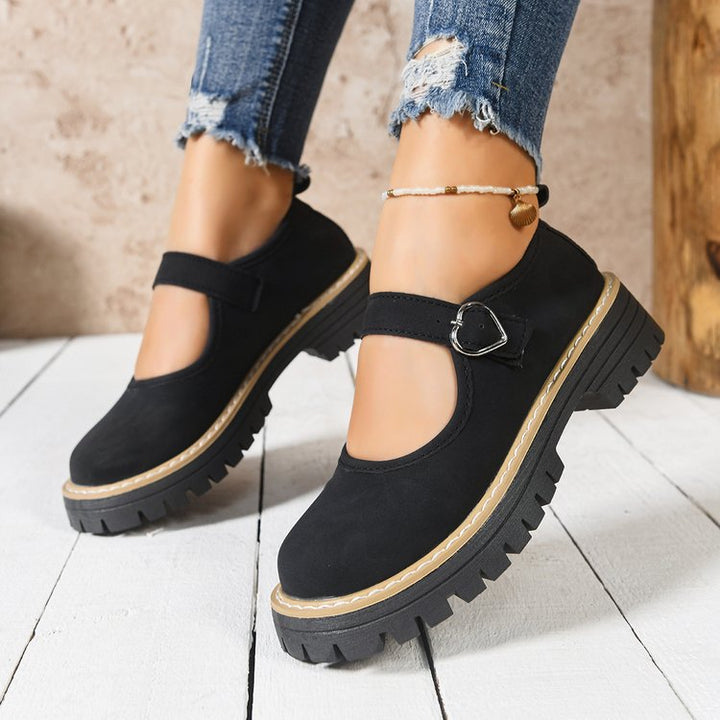 Damen Riemchen‑Slipper im Mary‑Jane‑Stil mit grober Profilsohle und Herzschließe Mune Fashion