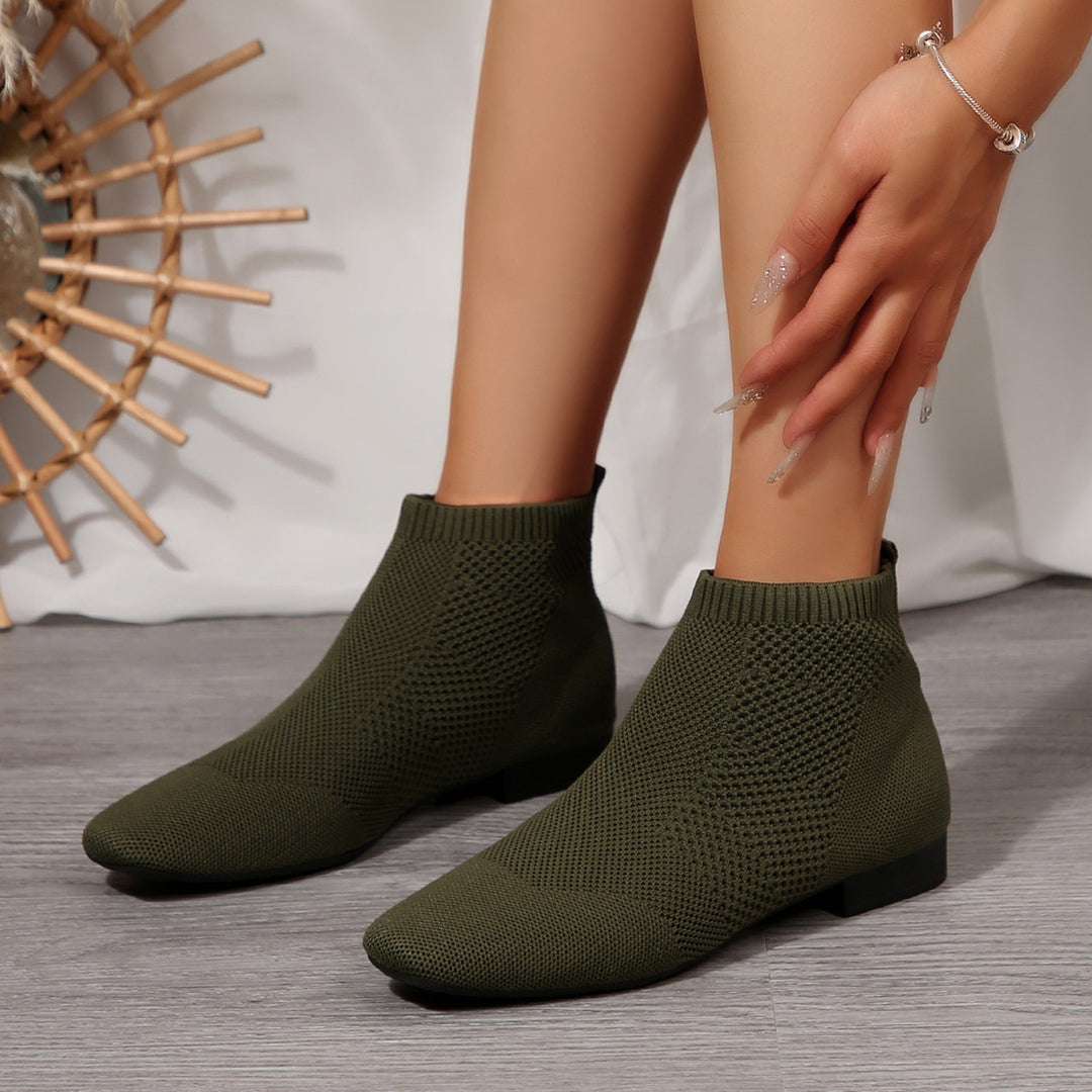 Women's knitted sock boots with elastic shaft, padded insole, and non-slip lightweight sole Mune Fashion