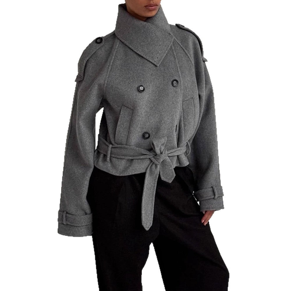 Women short-cut wool jacket with belt, double-breasted closure and high stand-up collar Mune Fashion
