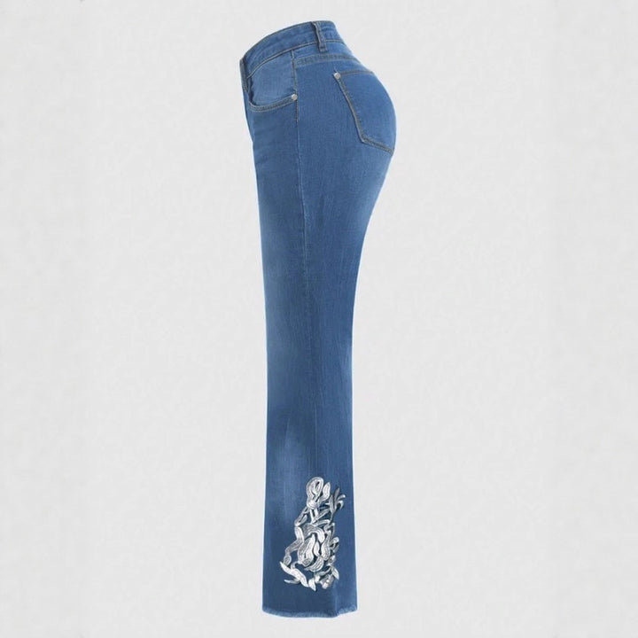 Ladies bootcut jeans in western style with decorative embroidery and used effect Mune Fashion