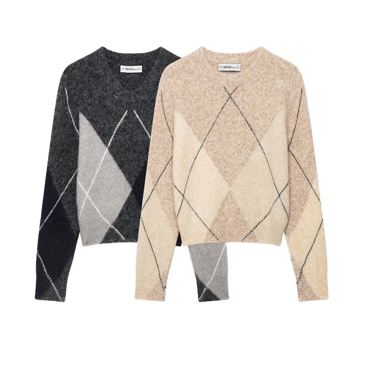 Women's argyle sweater made of wool blend with soft pile and boxy cropped silhouette Mune Fashion