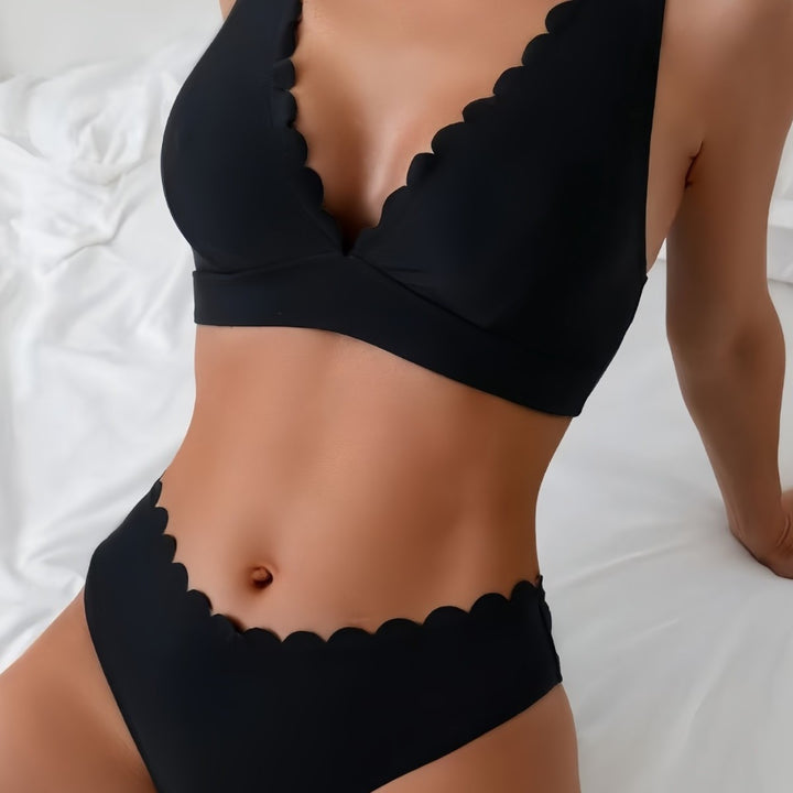 Ladies Triangular Bikini with Curved Hem Mune Fashion