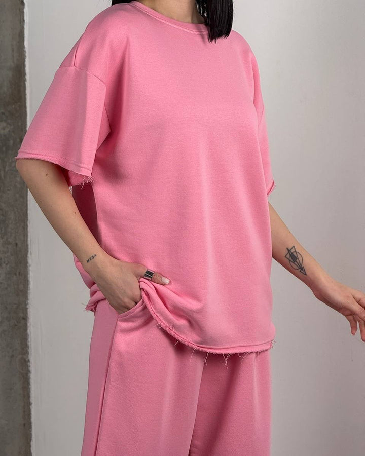 Women wide-cut lounge set with soft sweatpants and boxy T-shirt Mune Fashion