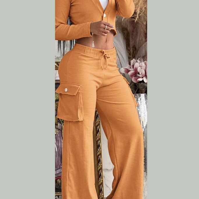 Women's Lounge Set with Soft Cargo Sweatpants with Wide Legs and Cropped Cardigan Mune Fashion