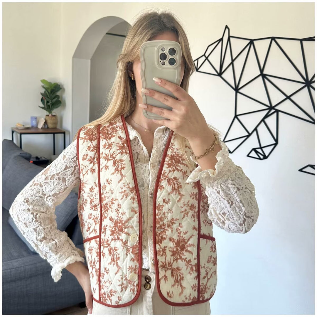 Ladies Quilted Gilet in Country House Style with Floral Toile Look and Pockets Mune Fashion