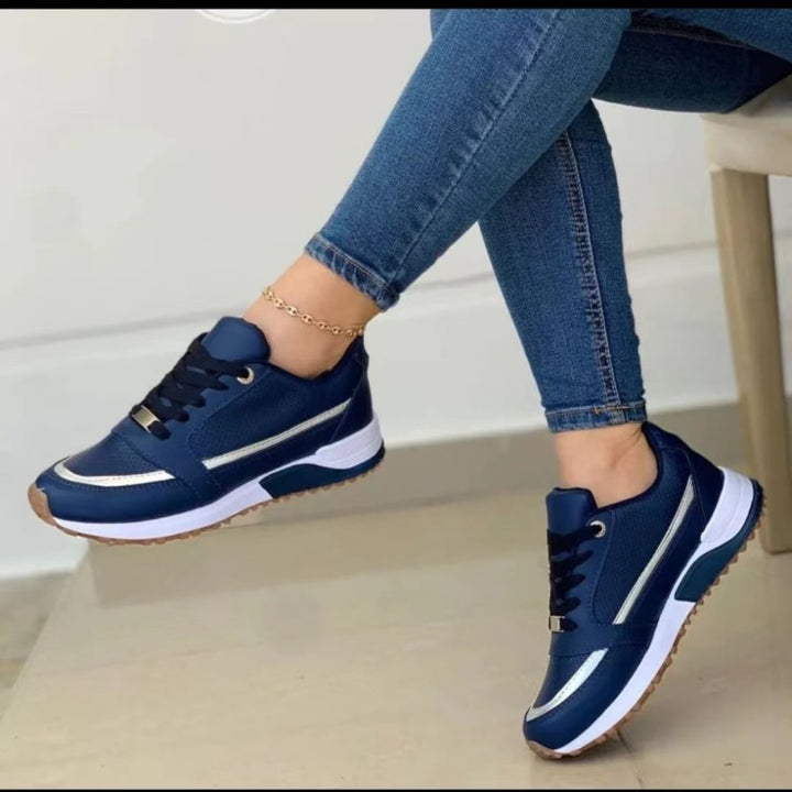 Ladies  elegant city sneaker with subtle metallic infusion, lightly padded comfort sole and profiled rubber outsole Mune Fashion