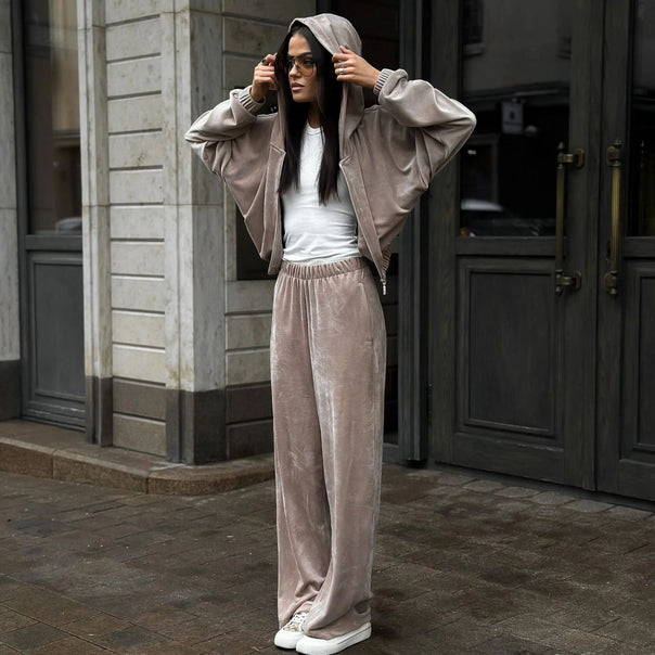 Women's cropped velvet zip jacket with hood and elastic high-waist lounge pants Mune Fashion