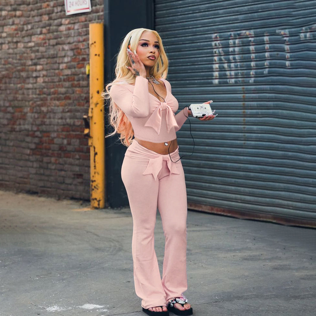 Ladies nan Cropped-Longsleeve with decorative bow front, V-neck and figure-hugging fit Mune Fashion