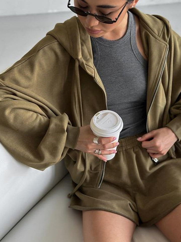 Women's oversized Cropped-Zip-Hoodie with voluminous balloon sleeves and elastic high-waist lounge boxer shorts Mune Fashion