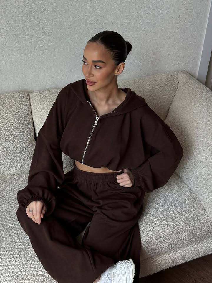 Women's cropped hooded zip jacket with balloon sleeves and high-cut wide sweatpants set Mune Fashion