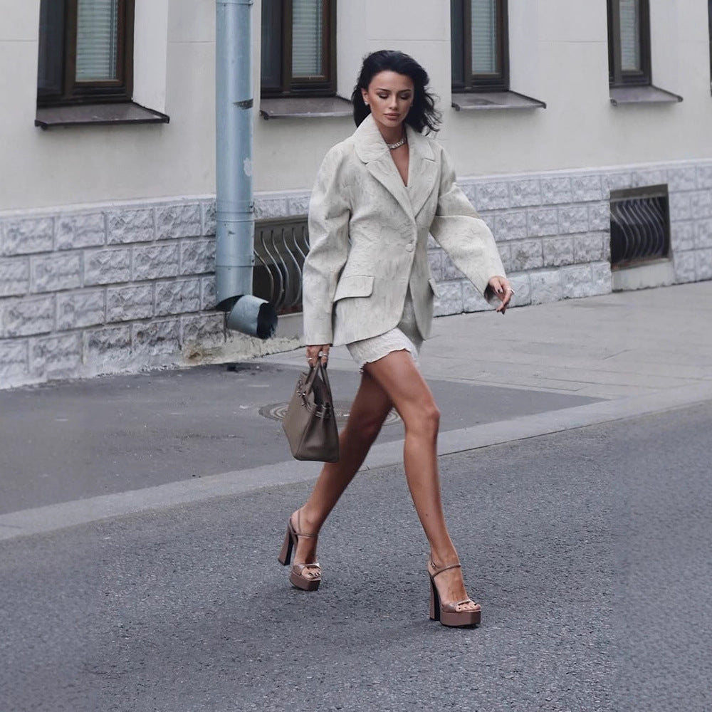 Women's Fitted Blazer with Feather Structure and Distinctive Shoulder Area Mune Fashion