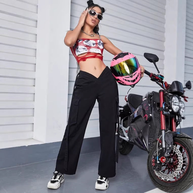 Women's utilitarian cargo pants with V-shaped waistband, wide leg, and cargo pockets Mune Fashion