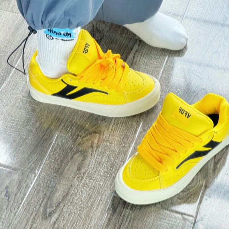Women Sporty Sneakers with Innovative Lacing System Mune Fashion