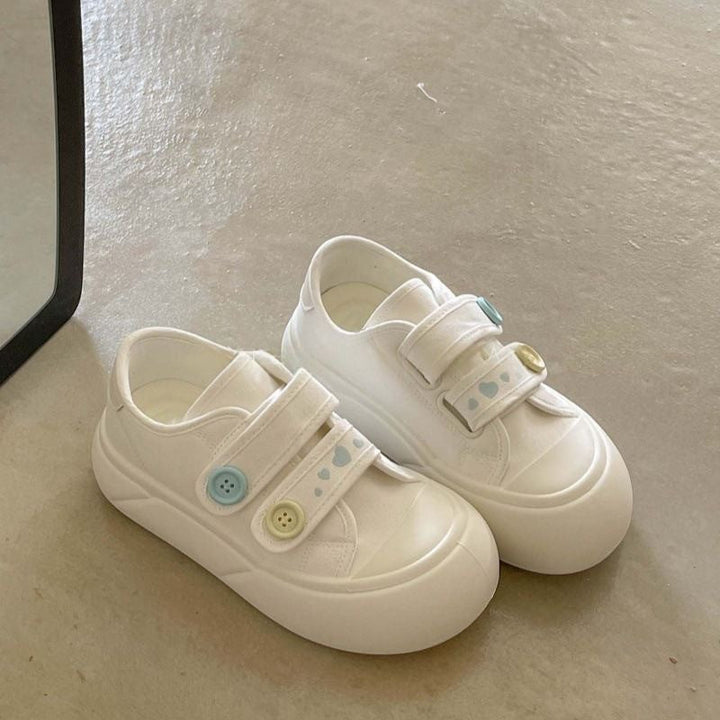 Women's sneakers with colored button details and flexible design Mune Fashion