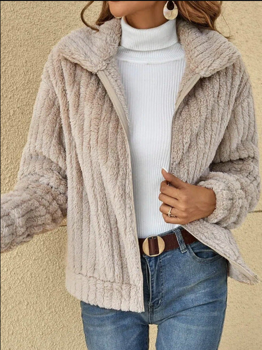 Ladies' fluffy teddy jacket with full-length zipper, stand-up collar, and front pockets Mune Fashion