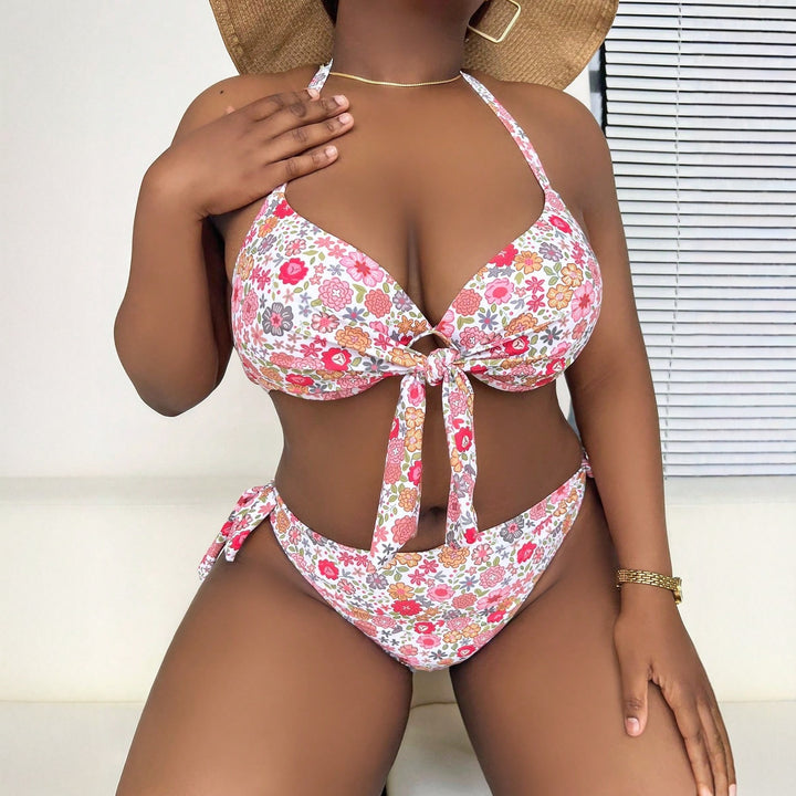 Ladies triangle bikini with playful floral pattern and removable padding Mune Fashion