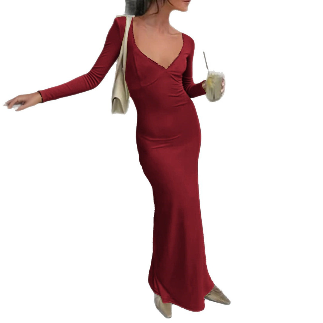 Women's figure-hugging maxi dress with heart-shaped neckline, long sleeves, and narrow mermaid silhouette Mune Fashion