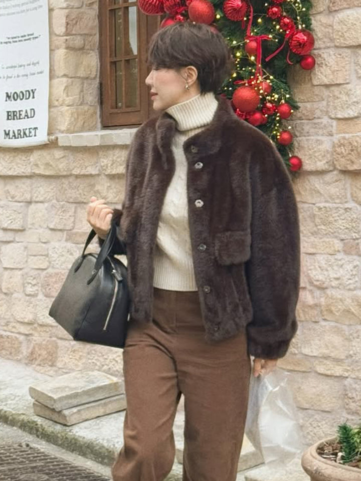 Women’s short jacket in teddy faux fur with boxy silhouette and patch pocket Mune Fashion