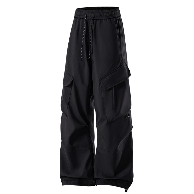 Men's cargo pants with a casual cut and practical pockets