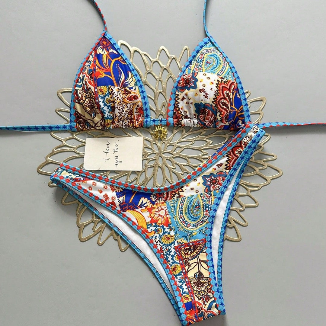 Women Triangle Bikini with Floral Pattern and Refined Details Mune Fashion