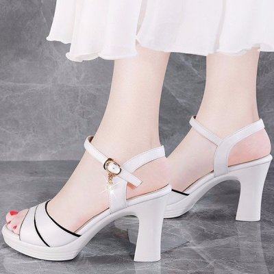 Women’s ankle strap sandal with mid-high block heel, platform sole and adjustable ankle strap Mune Fashion