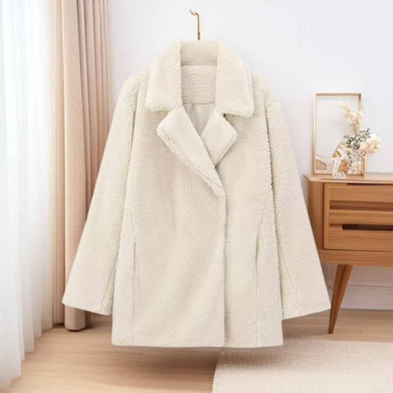 Women's Oversize Teddy Coat made of Faux Fur with Notched Collar and Boxy Silhouette Mune Fashion